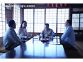 町内会の乳オナホにされた人妻 ～Nカップを躾ける中年オヤジの輪●集会～ 城ヶ崎百瀬 画像1